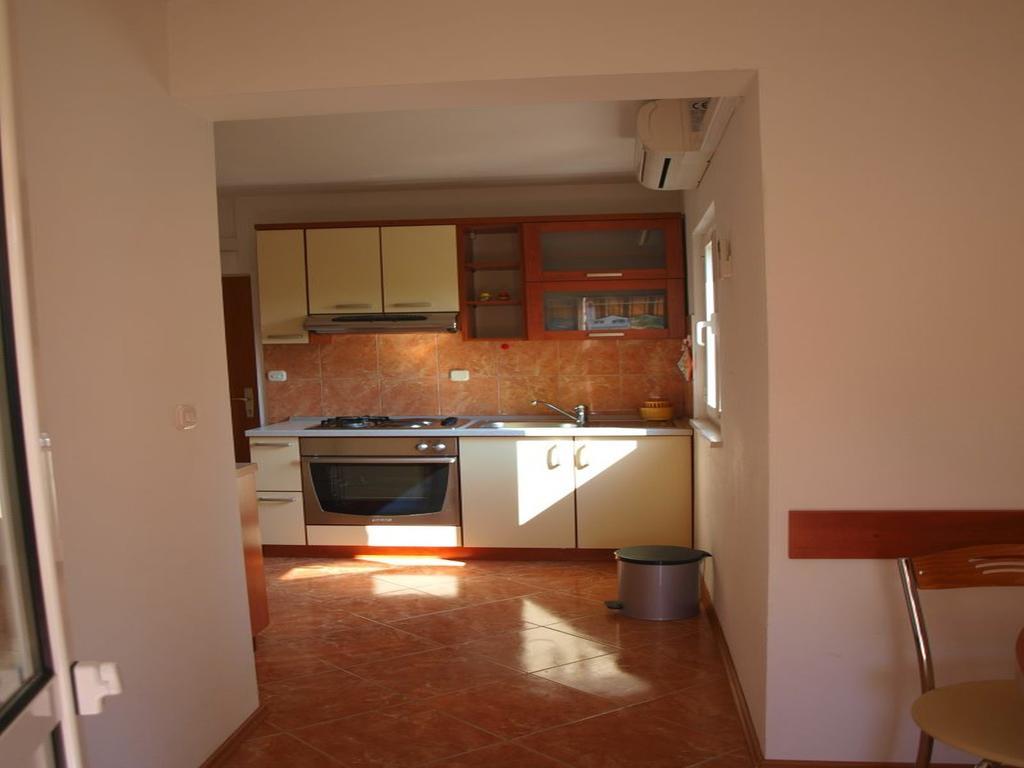 Apartments Mia Postira Quarto foto